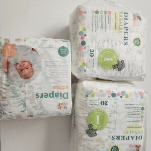 New little me diapers sz 1